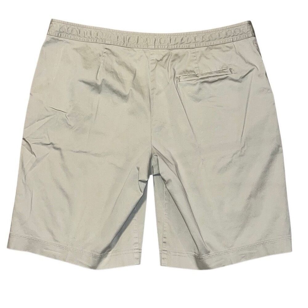 Tommy Bahama Ladies Khaki Shorts 11” Inseam Size 14 - Picture 4 of 6